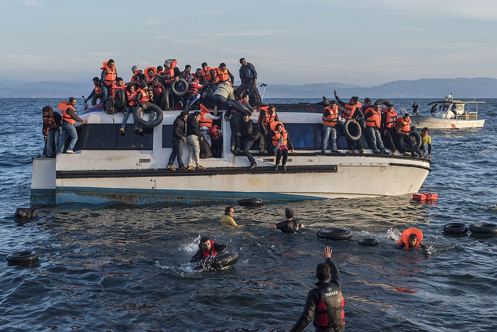 1024px-20151030_Syrians_and_Iraq_refugees_arrive_at_Skala_Sykamias_Lesvos_Greece_2